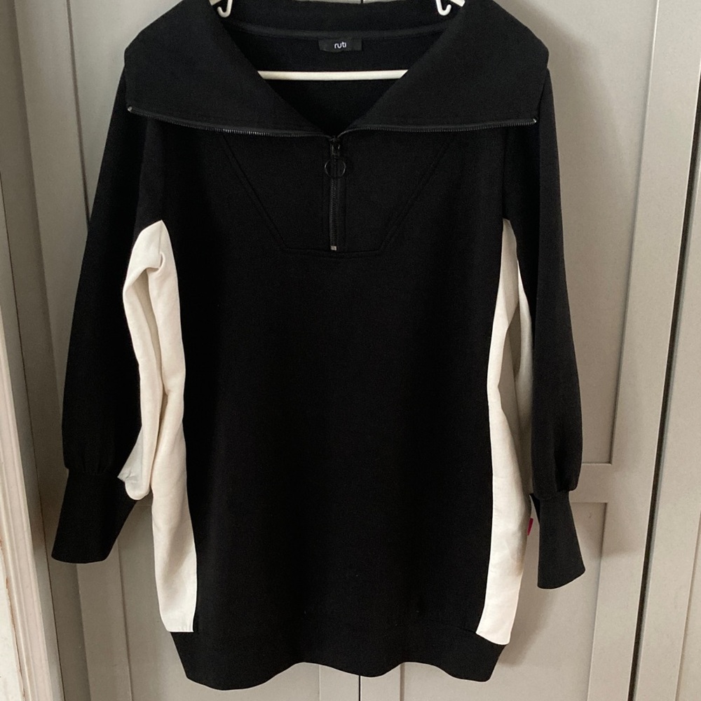 Ruti tunic sweatshirt top.